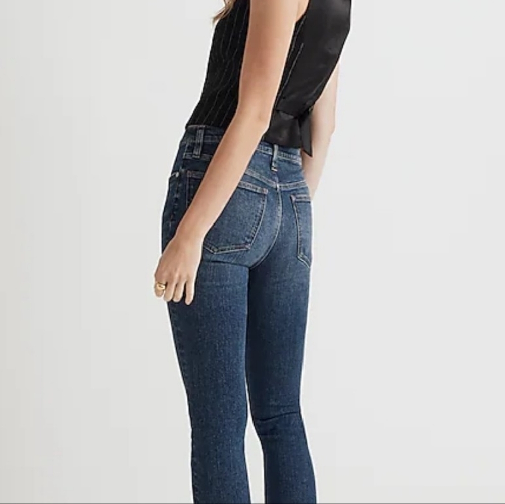 9" Mid-Rise Skinny Jeans in Ravine Wash - Picture 4 of 6